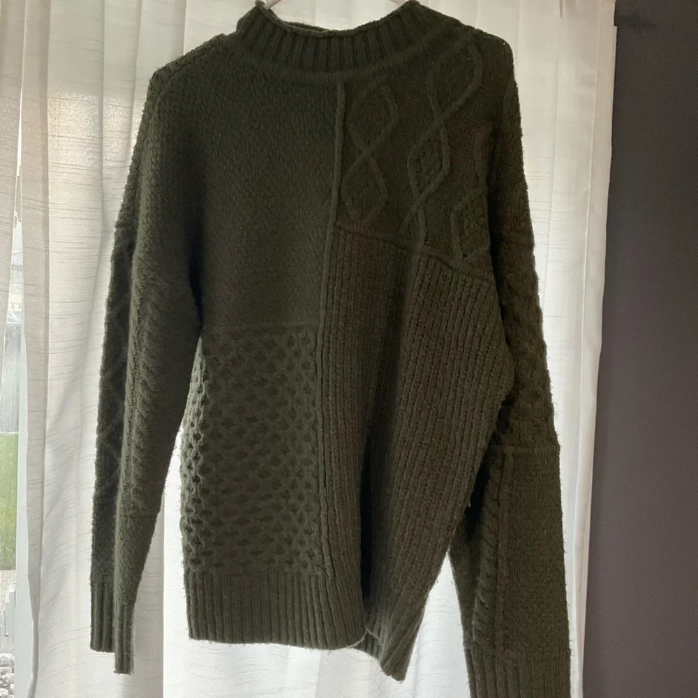 American Eagle limited edition green‎ tag weather size small